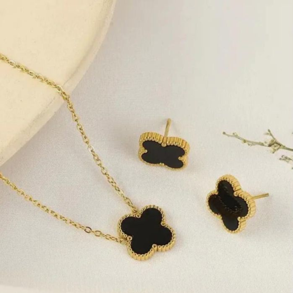 4 leaf panded + 4 pair ear studs in gold plate