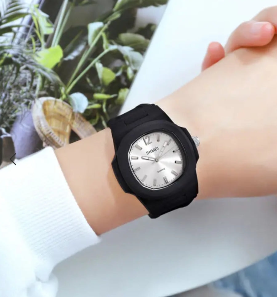 SKMEI MEN /WOMEN WATCH