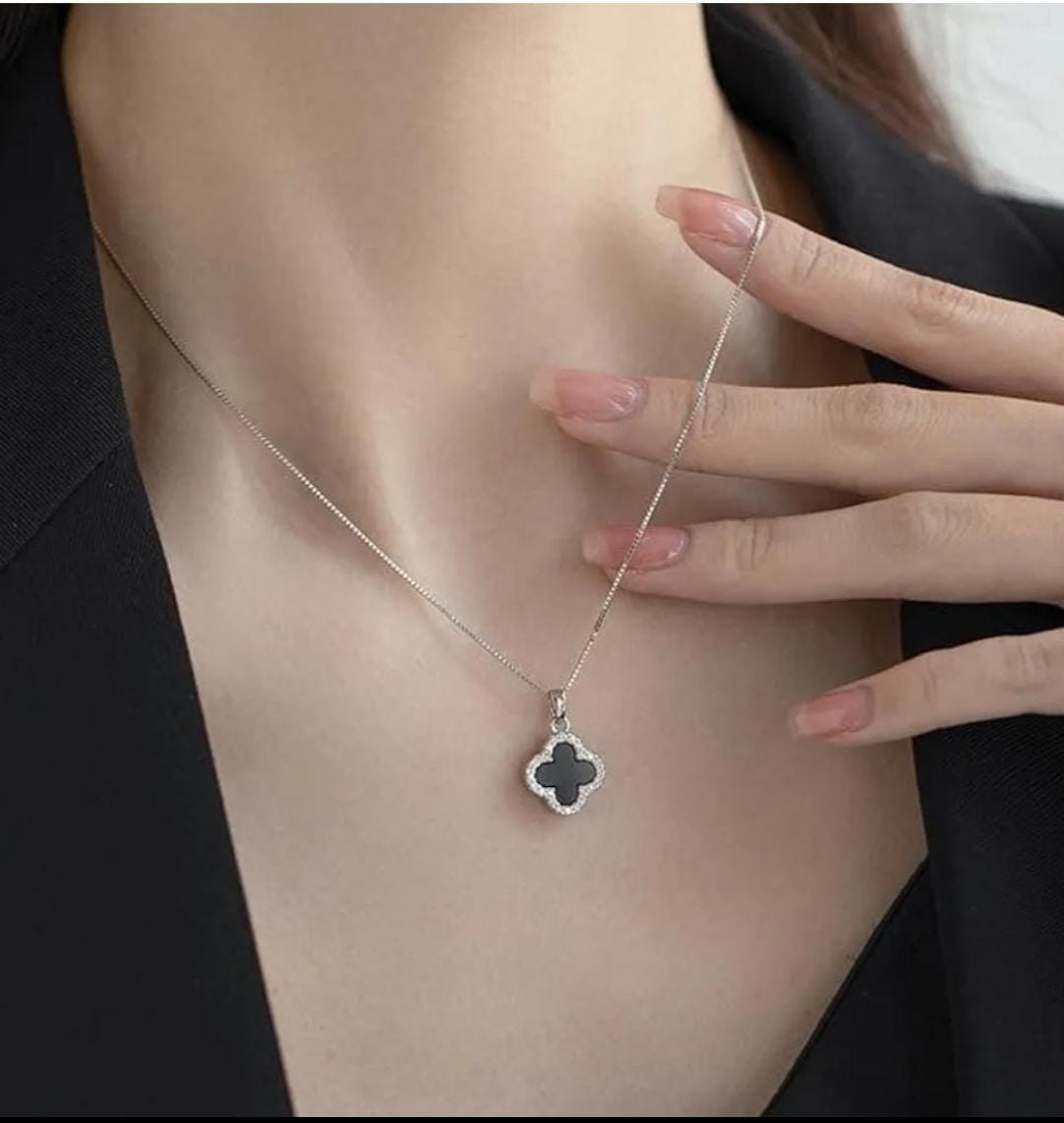 Four leaf panded Necklace with 4 pair earrings in silver