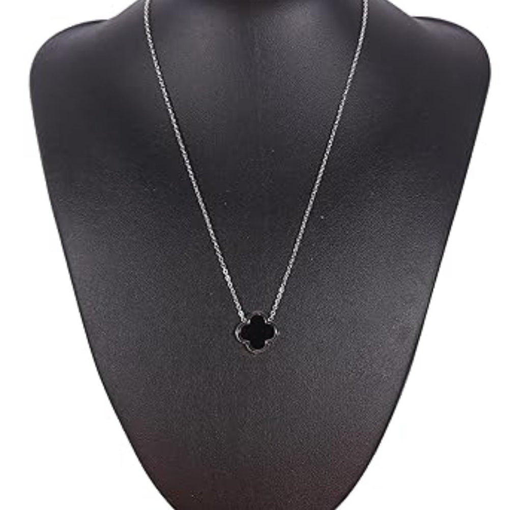 Four leaf panded Necklace with 4 pair earrings in silver